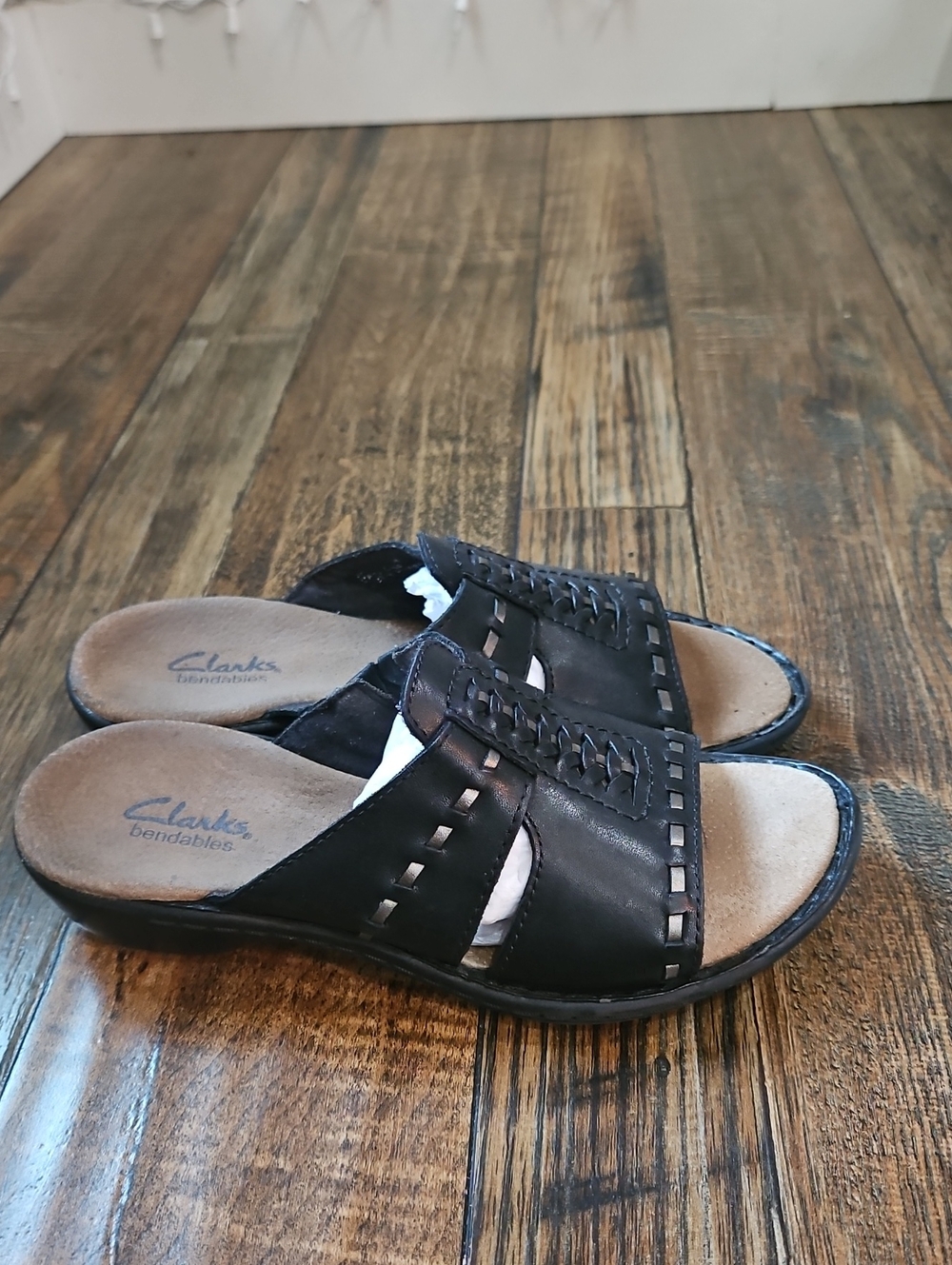 Clarks Bendables Womens  Black Leather Slip-On Casual Comfrotable Sandals